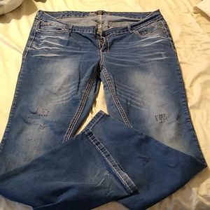 Ariya jeans